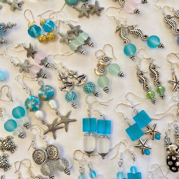 Turquoise Mother of Pearl Earrings & Bracelet - Picture 6 of 9